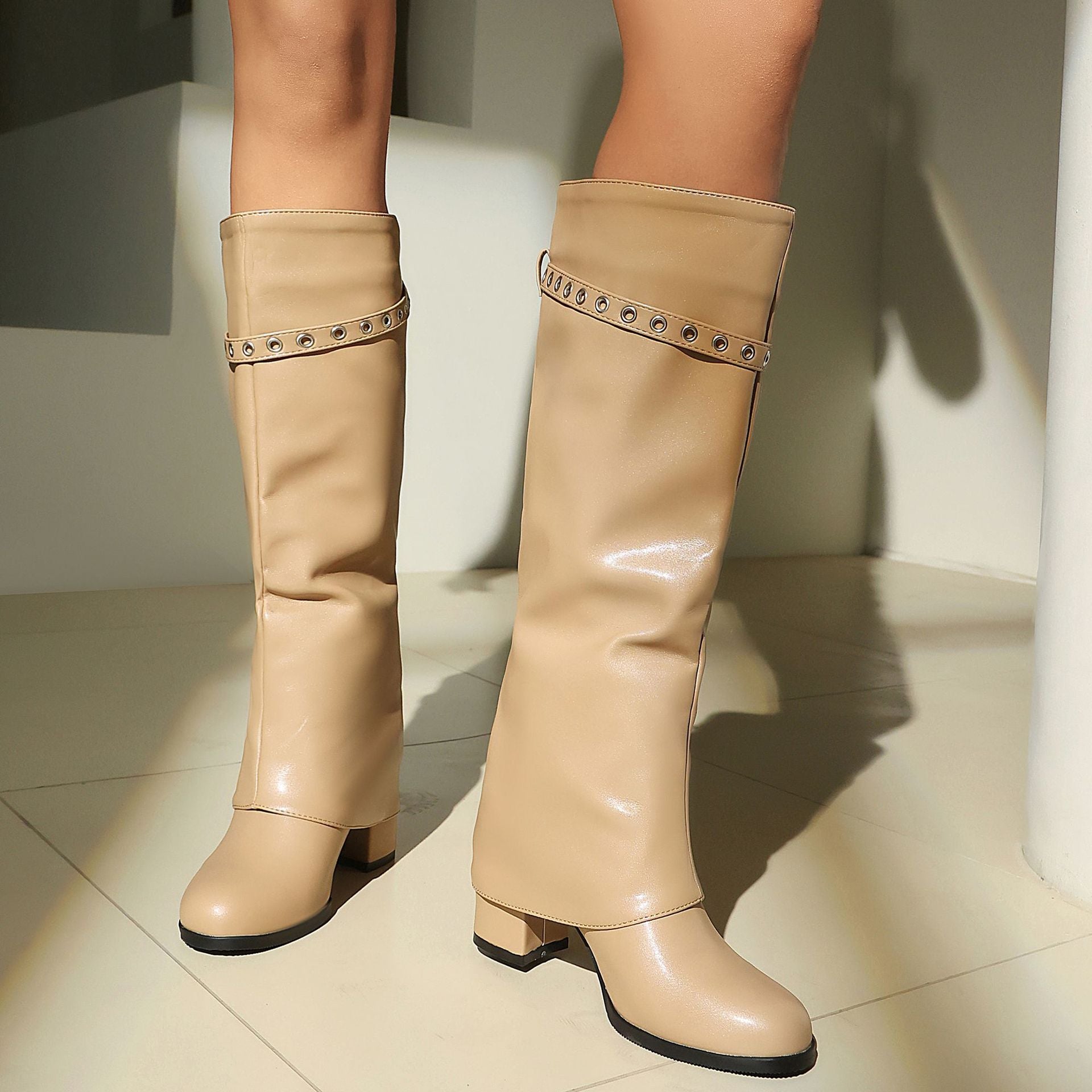 Botas militares tipo «slip-on» de tacón grueso y talla grande para mujer