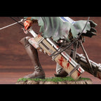Attack on the giant army commander Liweier's figurine battle damage kneeling posture blood battle figurine anime model