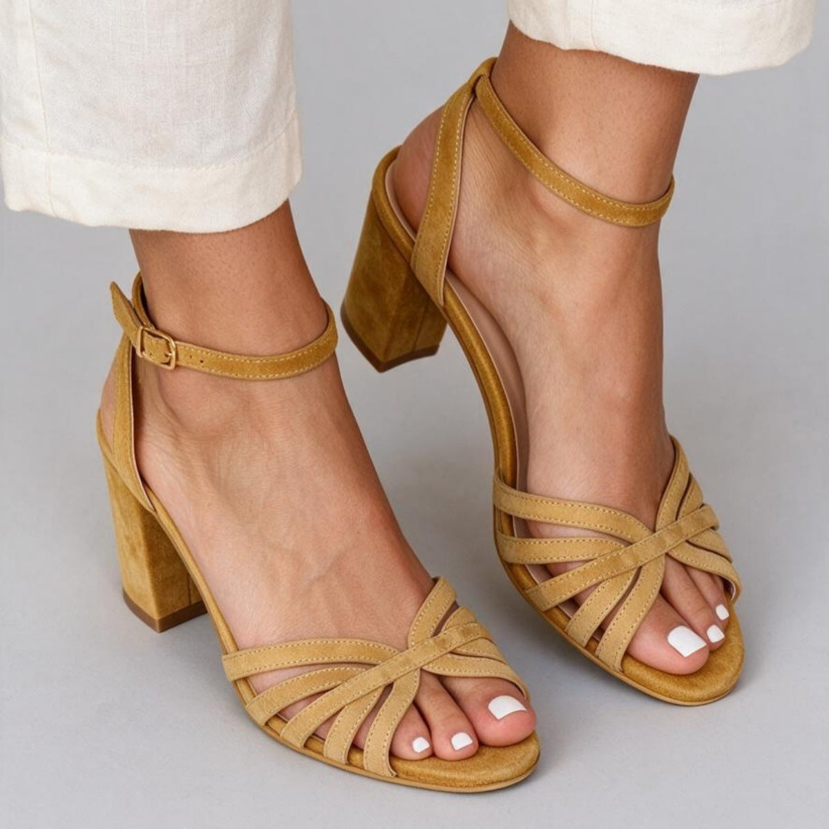Sandalias elegantes de tacón alto y abertura frontal (estilo "boca de pez") para mujer.